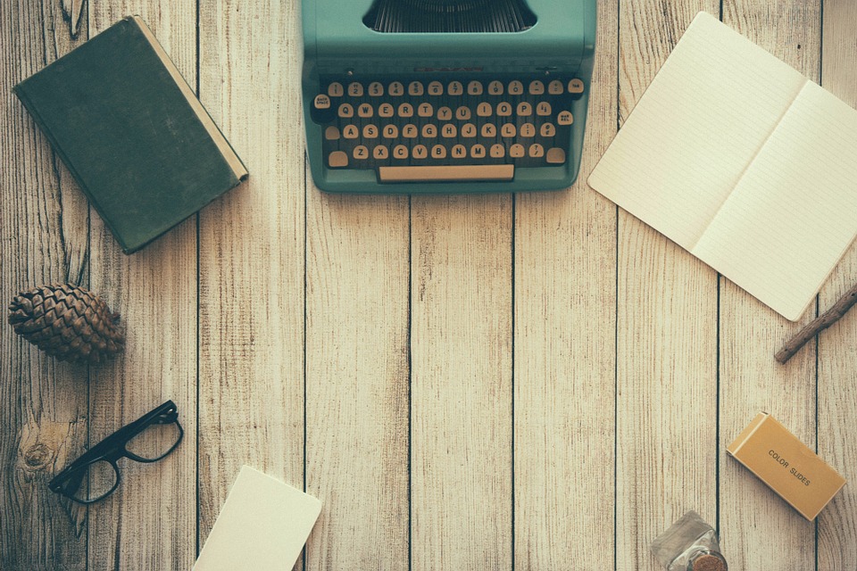 typewriter-801921_960_720.jpg